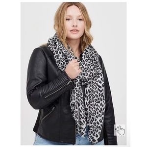 NWT Torrid Leopard Print Scarf